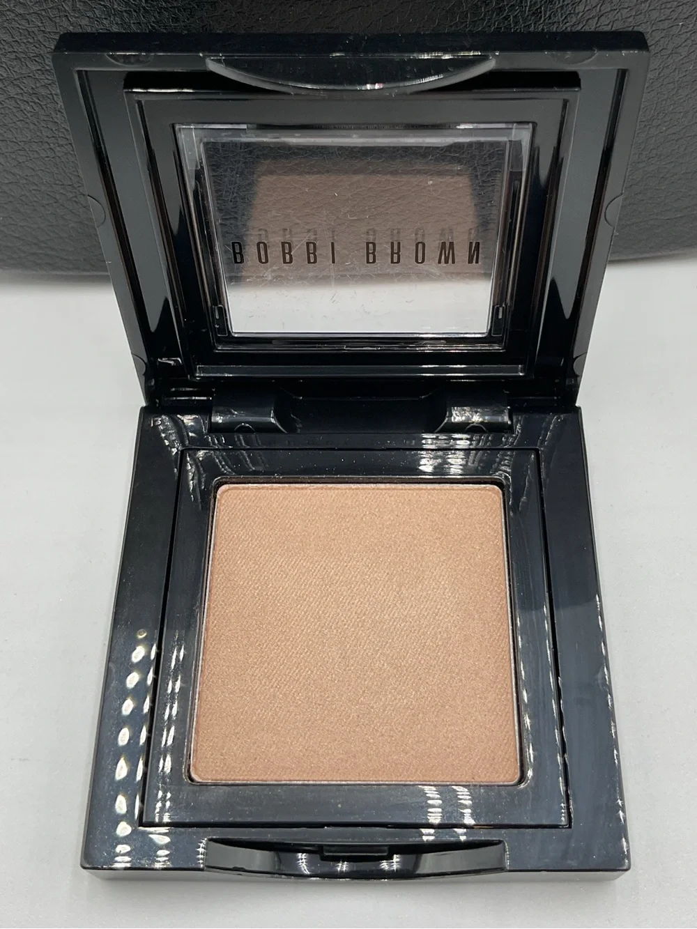 Bobbi Brown Shimmer Wash Eyeshadow in Champagne - BNWOB, Discontinued & HTF